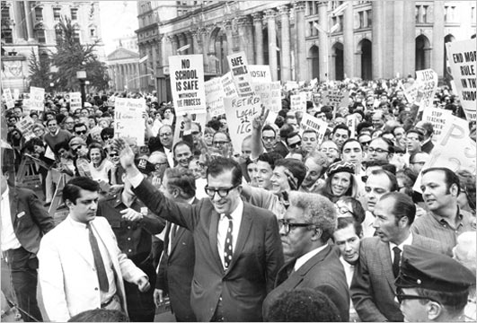 Albert Shanker, center, the president of the United Federation of Teachers, leading a 1968 rally at City Hall. The union opposed efforts to decentralise the school system. In the foreground, next to Shanker, is the black human rights activist and Social Democrats USA supporter, Bayard Rustin. (Photo: William E. Sauro, The New York Times). Photo not included on publication of the obituary.