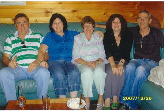 Mum and the kids. From L to R, myself, Maree Simmonds, mum, Karyn Hemming, and Shane Easson.