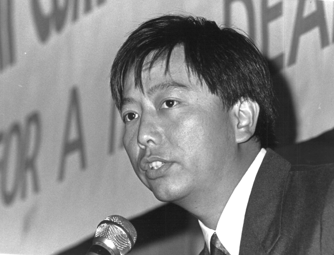 Lee Cheuk-yan General Secretary of the Hong Kong Confederation of Trade Unions (HKCTU) addressing delegates at the 1990 Labor Council of NSW Annual General Meeting. Photo: from Michael Easson papers, Noel Butlin Archives, Menzies Library, Australian National University. (Photo not published with article).