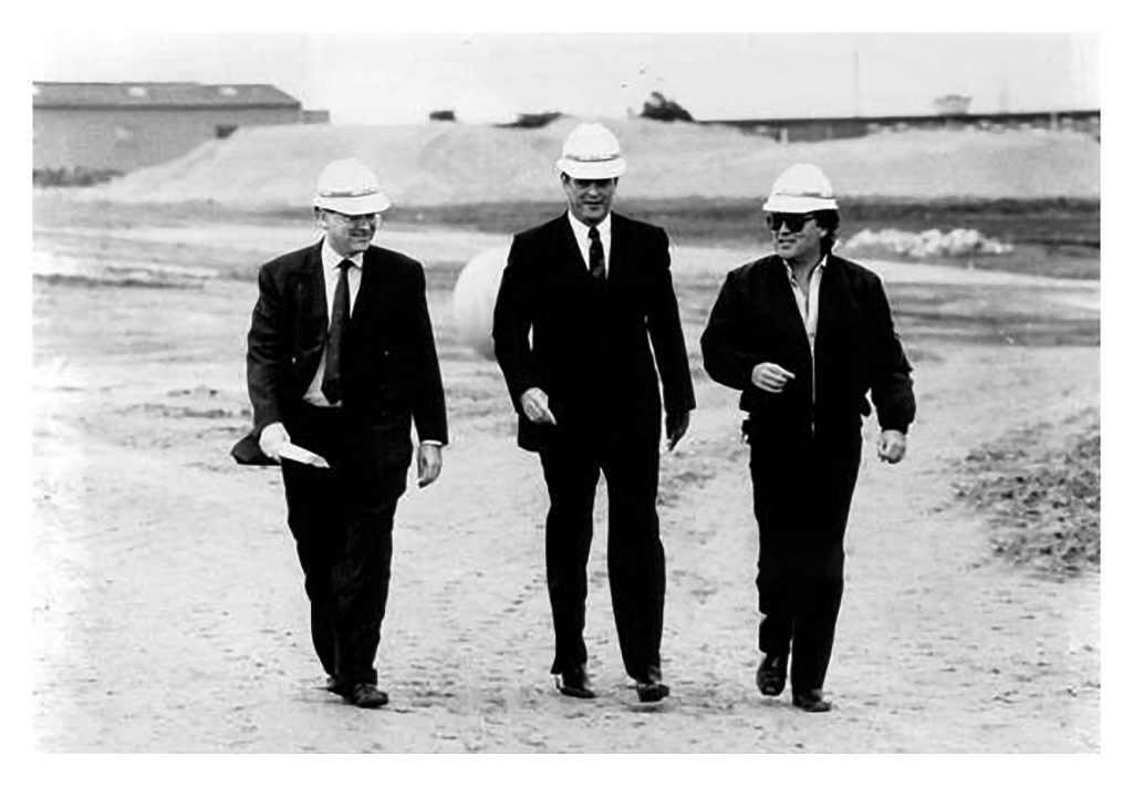 The Secretary of the Labor Council Michael Easson, Sydney 2000 Bid leader Rod McGeoch, and Construction Director Sydney Olympic Authority, Terry Delahunty, at the Homebush Olympic construction site, 2 June 1992. Photo, Fairfax Media Archives.